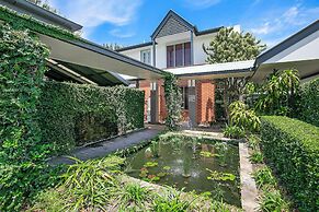 Comfort Inn & Suites Northgate Airport