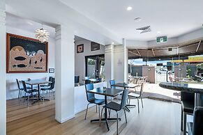 Comfort Inn & Suites Northgate Airport