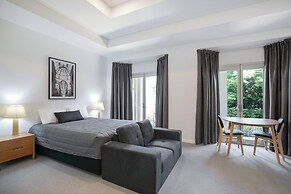 Comfort Inn & Suites Northgate Airport