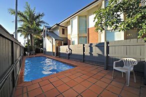 Comfort Inn & Suites Northgate Airport