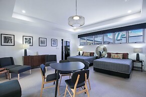 Comfort Inn & Suites Northgate Airport