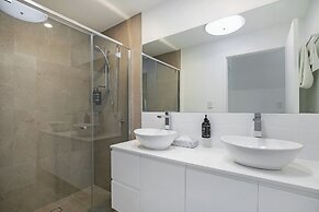 Comfort Inn & Suites Northgate Airport