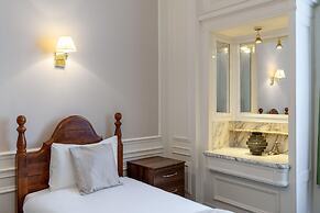 Britannia Adelphi Hotel