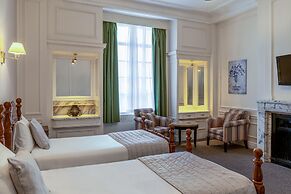 Britannia Adelphi Hotel