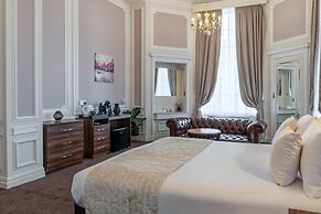 Britannia Adelphi Hotel