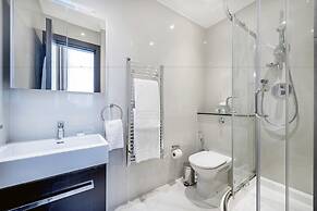 130 Queen's Gate Apartments