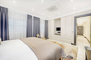 130 Queen's Gate Apartments