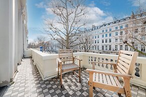 130 Queen's Gate Apartments