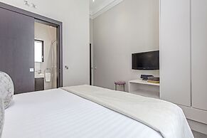 130 Queen's Gate Apartments