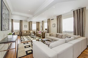 130 Queen's Gate Apartments