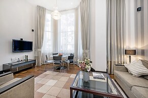 130 Queen's Gate Apartments