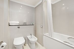 130 Queen's Gate Apartments