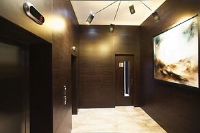 130 Queen's Gate Apartments