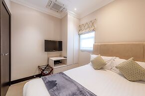 130 Queen's Gate Apartments