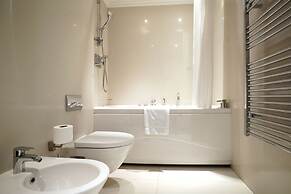 130 Queen's Gate Apartments