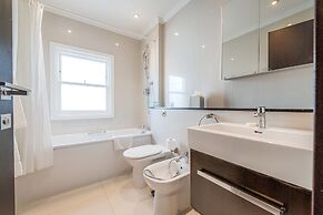 130 Queen's Gate Apartments