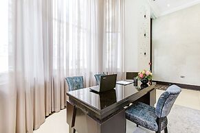 130 Queen's Gate Apartments