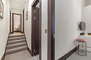 130 Queen's Gate Apartments