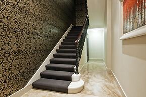 130 Queen's Gate Apartments