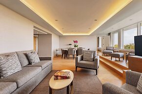 Royal Garden Hotel