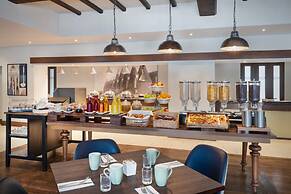 Delta Hotels by Marriott Tudor Park Country Club