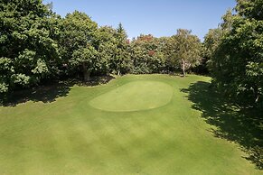 Delta Hotels by Marriott Tudor Park Country Club