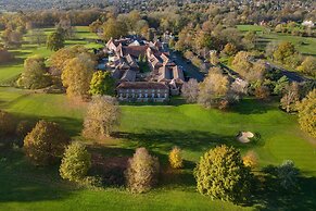 Delta Hotels by Marriott Tudor Park Country Club