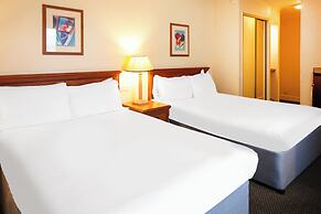 OYO Tong Park Hotel