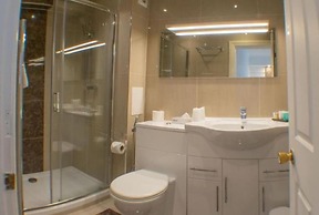OYO Tong Park Hotel