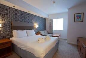 OYO Tong Park Hotel