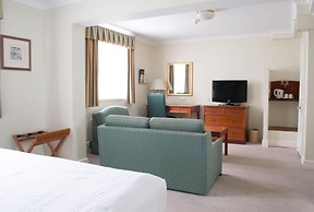 OYO Tong Park Hotel