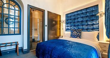 The Exhibitionist Hotel