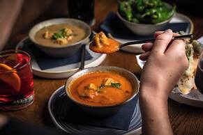 Royal National Hotel