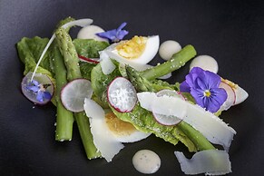 DoubleTree by Hilton London Heathrow Airport