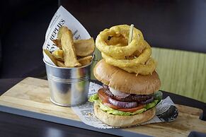 DoubleTree by Hilton London Heathrow Airport