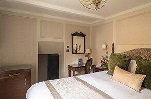 The Leonard Hotel