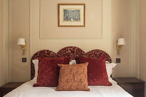The Leonard Hotel
