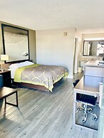 Super 8 by Wyndham Bay St. Louis