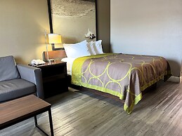 Super 8 by Wyndham Bay St. Louis