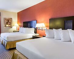 Quality Inn & Suites Oakwood Village - Cleveland South