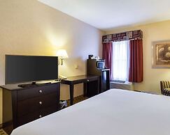 Quality Inn & Suites Oakwood Village - Cleveland South