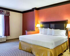 Quality Inn & Suites Oakwood Village - Cleveland South