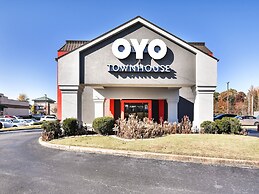 OYO Townhouse Inn Jacksonville near Little Rock Air Force Base
