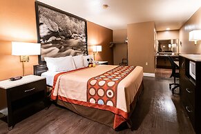 Super 8 by Wyndham Anaheim/Disneyland Drive