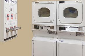 Super 8 by Wyndham Anaheim/Disneyland Drive