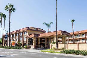 Super 8 by Wyndham Anaheim/Disneyland Drive