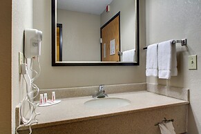 Baymont by Wyndham Galesburg