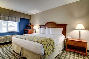 Baymont by Wyndham Galesburg