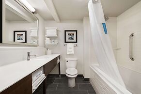 Hampton Inn New Orleans-St. Charles Ave./Garden District