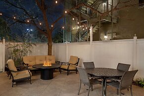 Hampton Inn New Orleans-St. Charles Ave./Garden District